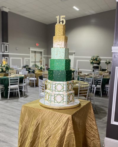 Photo post from marquettescakestudio.