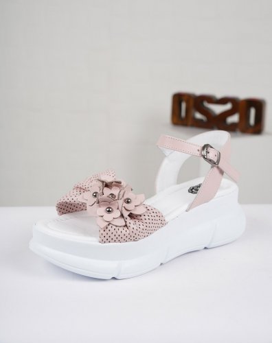 Carousel post from ossoshoes.