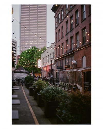 Carousel post from moderngrainphotography.