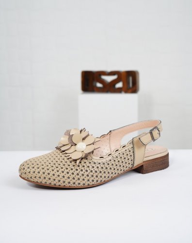 Carousel post from ossoshoes.
