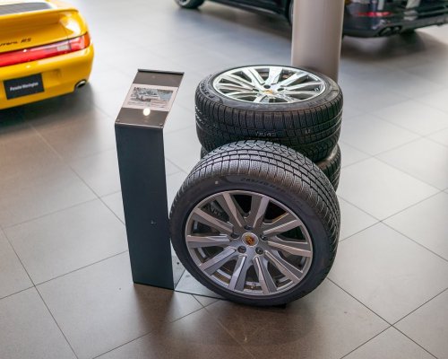 Carousel post from porschewarrington.