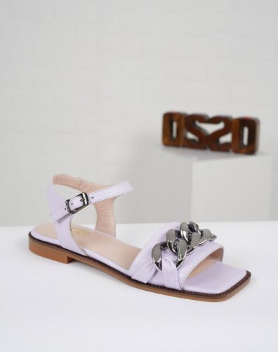 Carousel post from ossoshoes.
