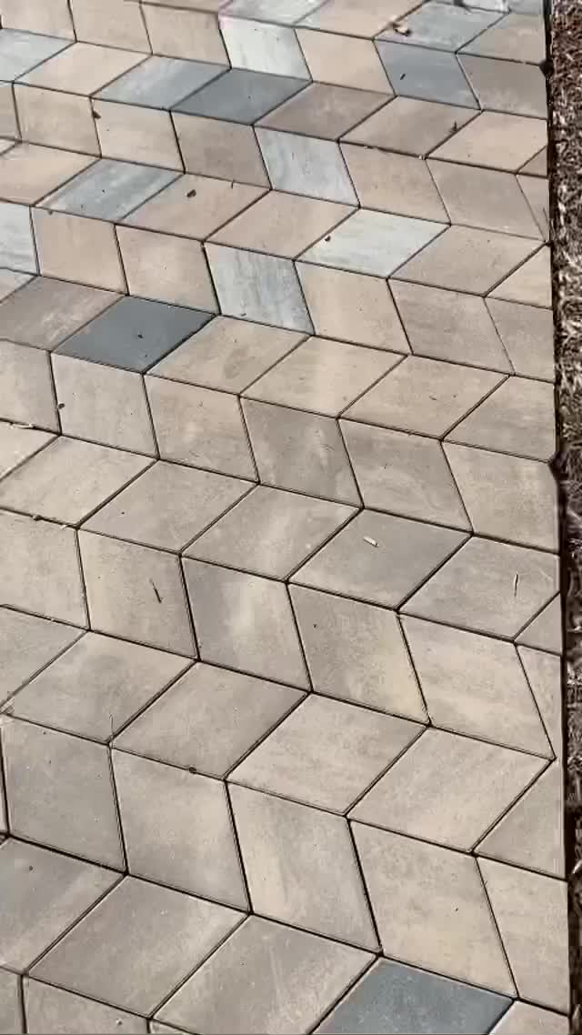 Video post from techobloc.