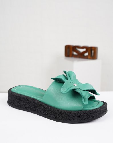 Carousel post from ossoshoes.