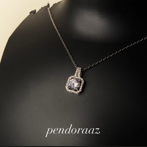 Carousel post from pendoraaz.