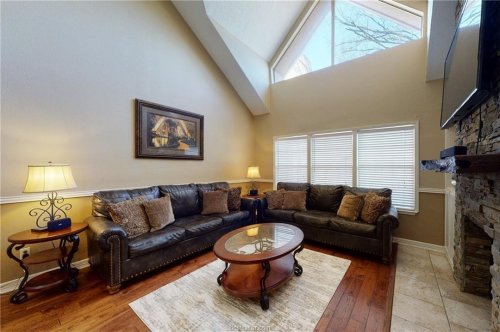 Carousel post from aggierelo.