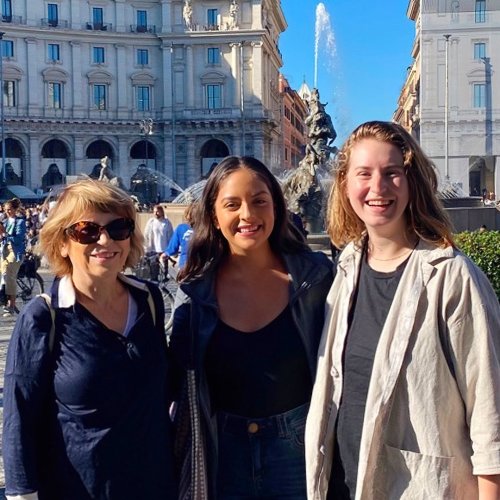 Carousel post from aurrome.