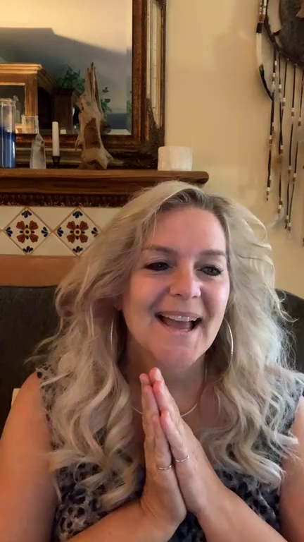 Video post from laurialbert_happymedium.