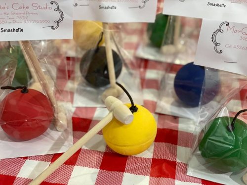 Carousel post from marquettescakestudio.