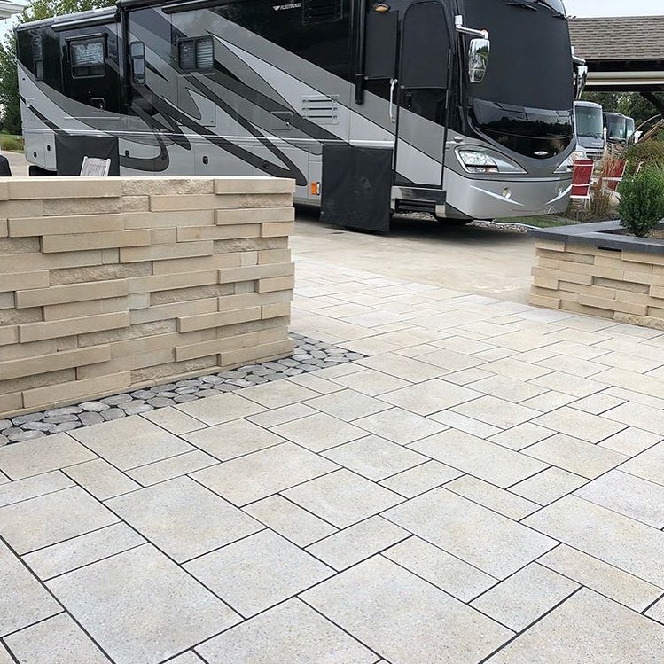 Carousel post from techobloc.