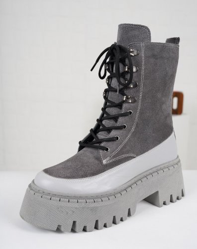 Carousel post from ossoshoes.