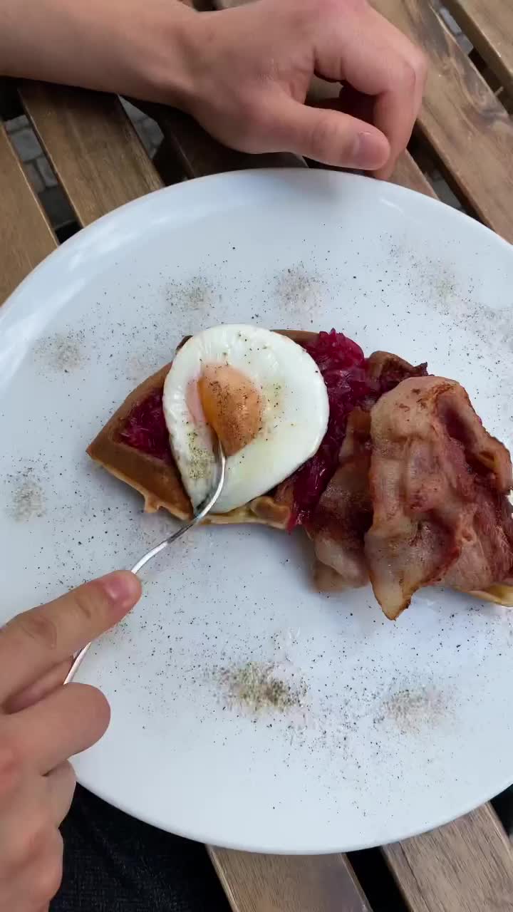 Video post from coffeeandwafflescz.