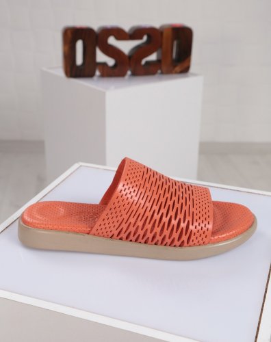 Carousel post from ossoshoes.