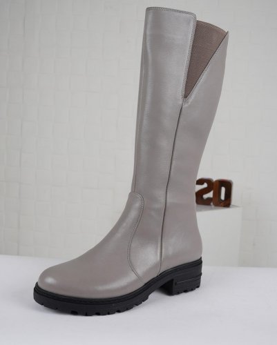 Carousel post from ossoshoes.