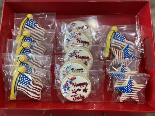 Photo post from marquettescakestudio.