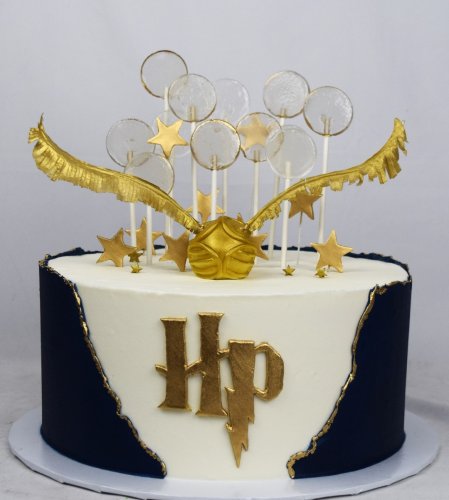 Photo post from marquettescakestudio.