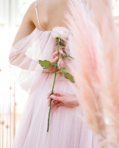 Carousel post from prettyandpunkweddings.