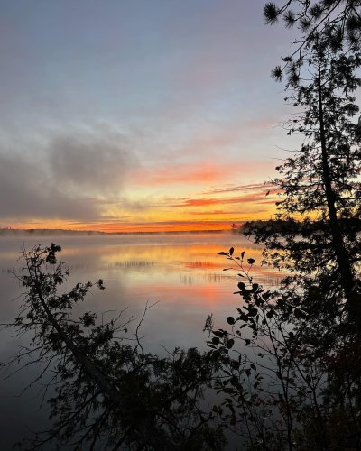 Carousel post from trekdirtyto.me.