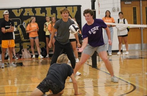 Carousel post from bvtigernews.