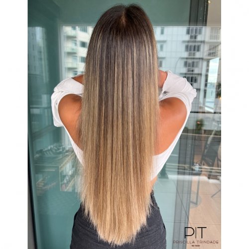 Carousel post from trindadehairstylist.