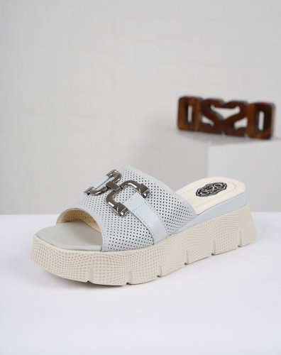 Carousel post from ossoshoes.