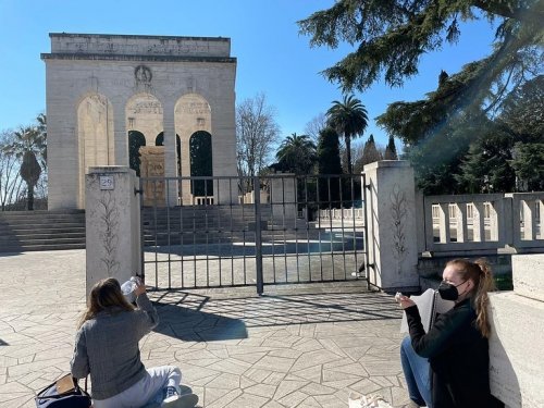 Carousel post from aur_arts.