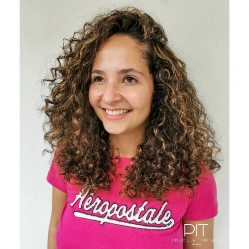 Carousel post from trindadehairstylist.