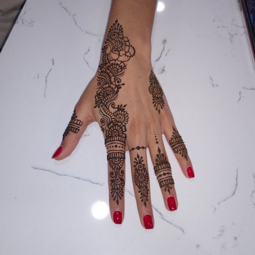 Hire Hamnah N The Henna Artist  Henna Tattoo Artist in Toronto Ontario