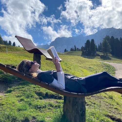 Carousel post from aurrome.