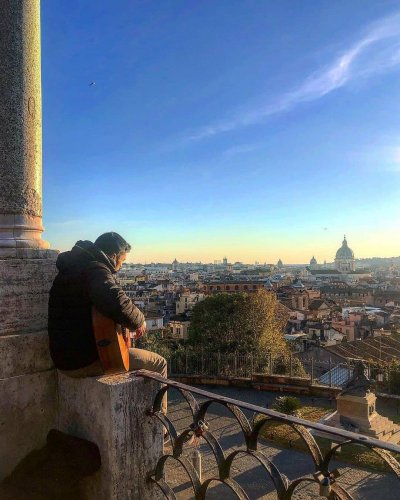 Carousel post from aurrome.