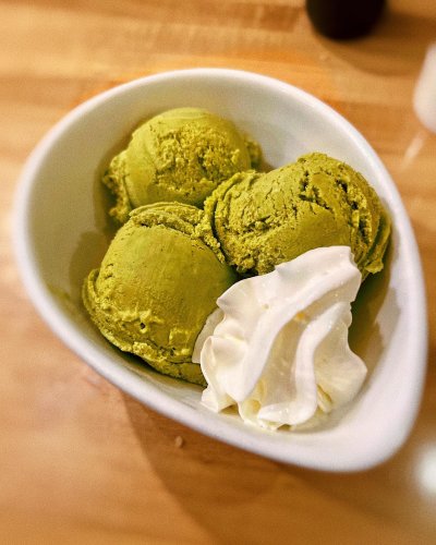 Carousel post from zuckercreme.