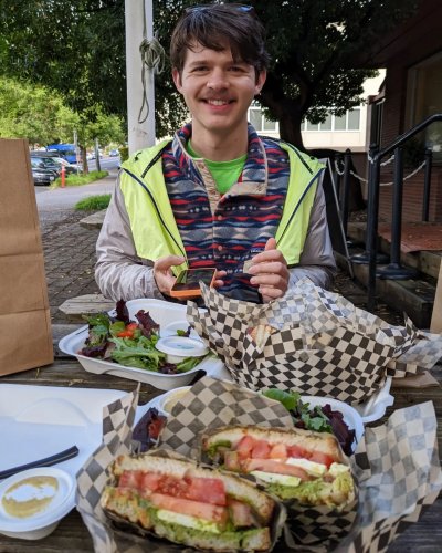 Carousel post from chickpeasandclothes.