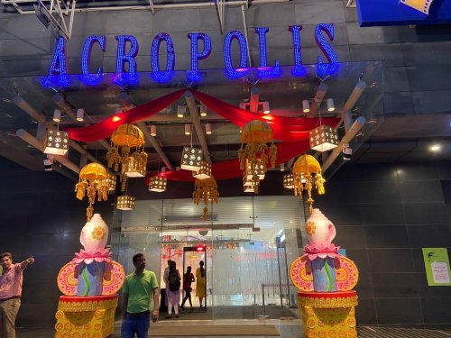 Carousel post from acropolismall.