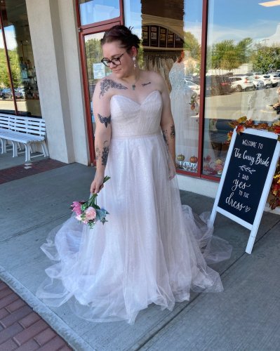 Photo post from thecurvybridenj.