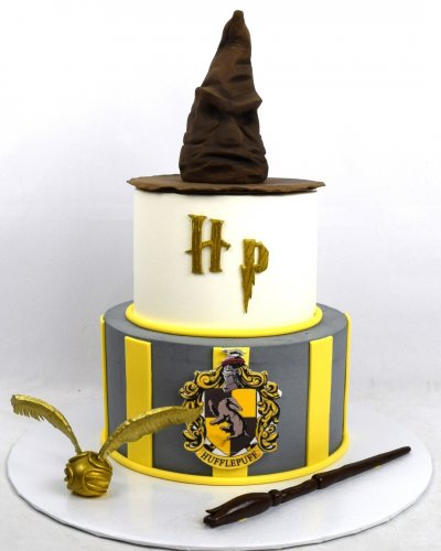 Carousel post from marquettescakestudio.