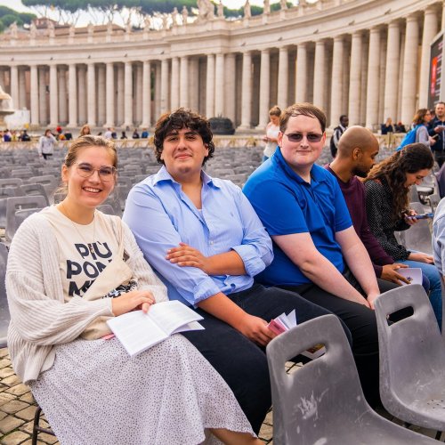 Carousel post from aurrome.