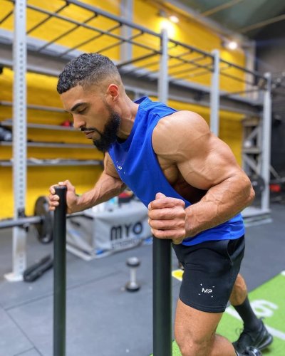 Carousel post from ph_gains.