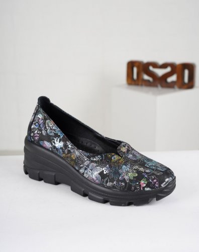 Carousel post from ossoshoes.