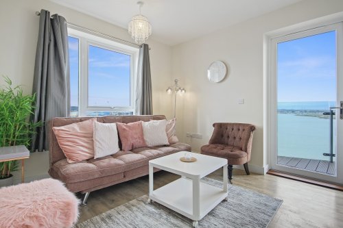 Photo post from kasarstays.