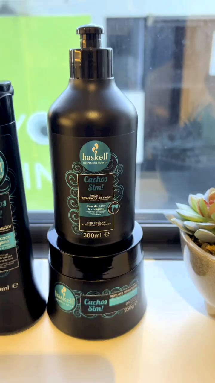 Video post from trindadehairstylist.