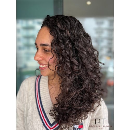 Carousel post from trindadehairstylist.