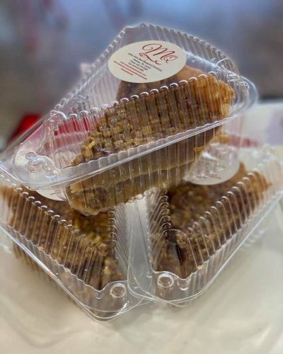 Photo post from marquettescakestudio.