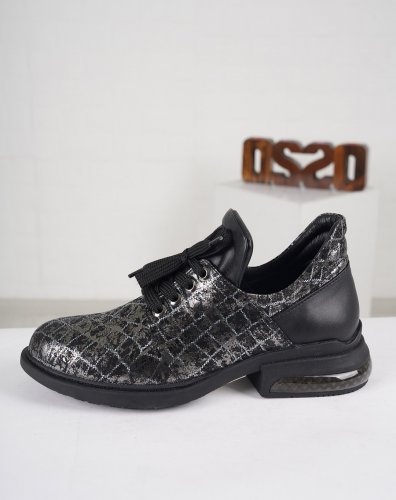 Carousel post from ossoshoes.