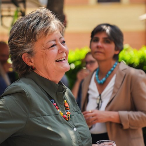 Carousel post from aurrome.