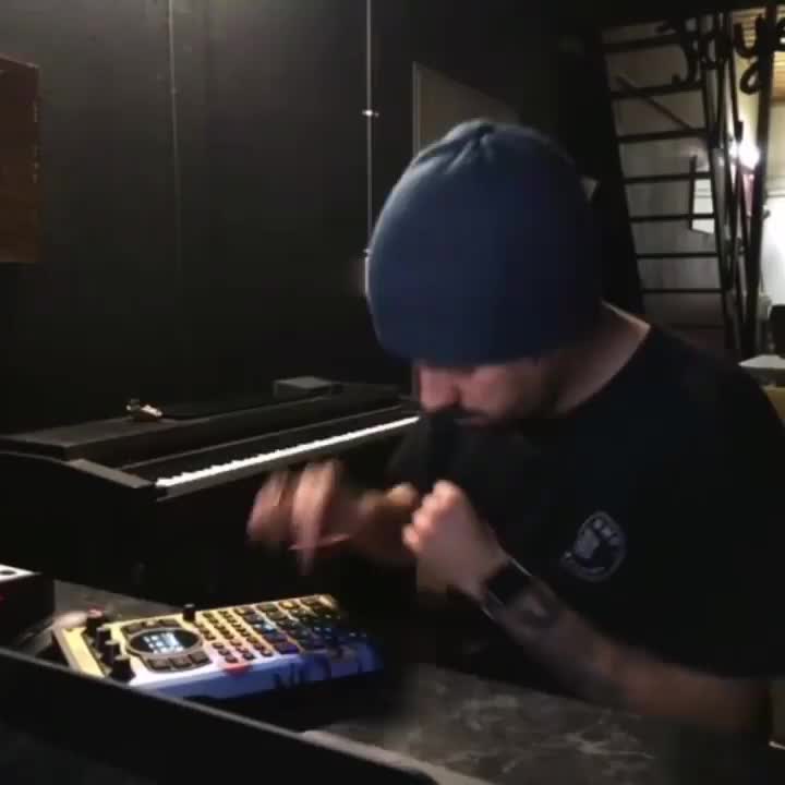 Video post from owae.ga.