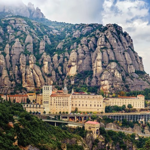 Carousel post from taucktravel.