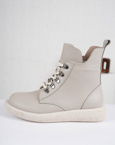 Carousel post from ossoshoes.