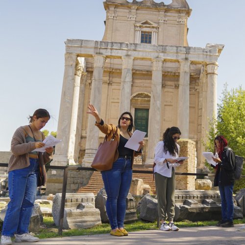 Carousel post from aurrome.