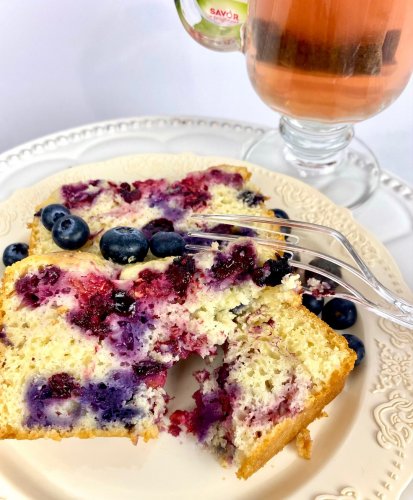 Carousel post from marquettescakestudio.