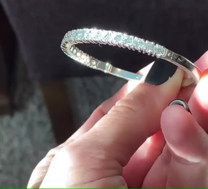 Video post from annelizabethjewelry.